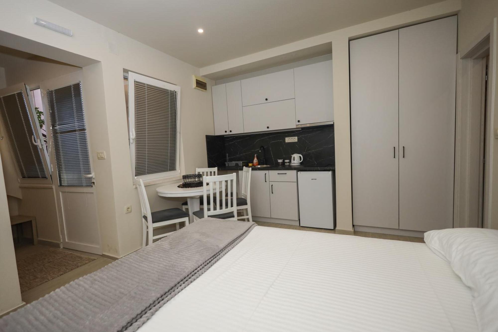 Apartments Milanovic 赫尔采格诺维 客房 照片