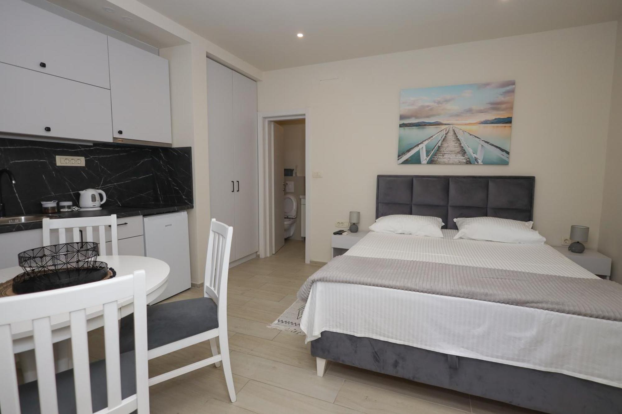 Apartments Milanovic 赫尔采格诺维 客房 照片